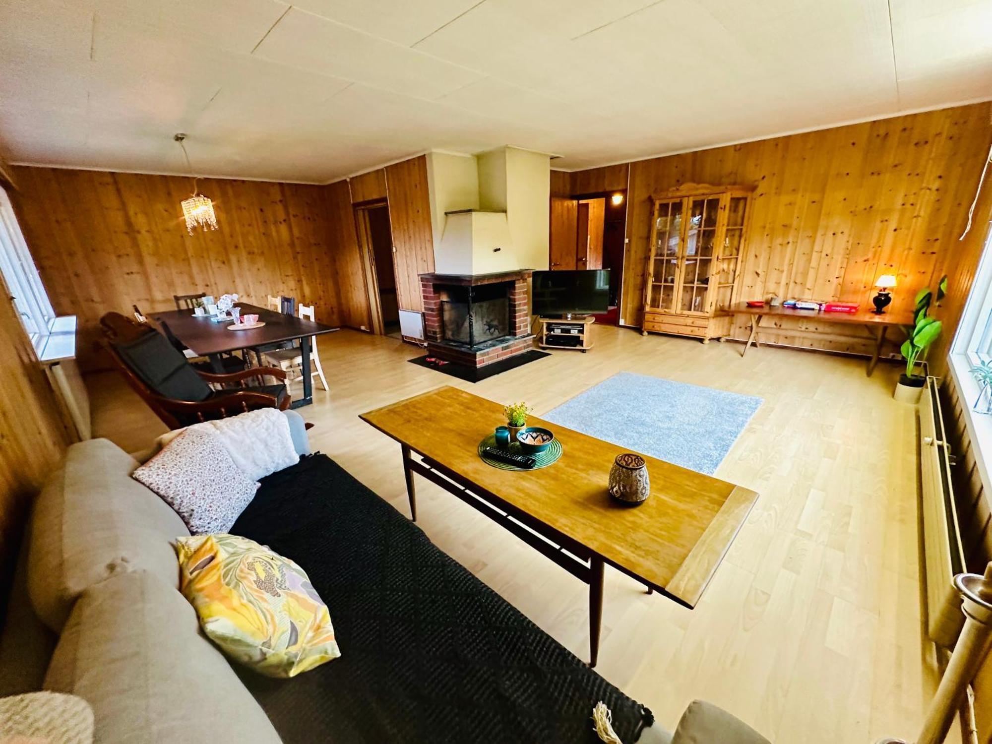 Trivelig Leilighet Med Gratis Parkering Pa Stedet Forset Exterior photo